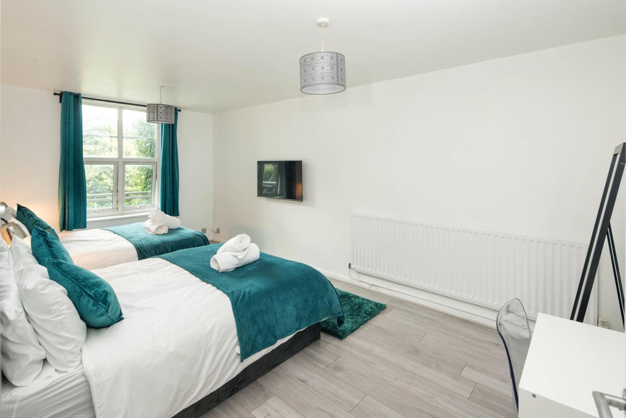 Stylish With Wifi And Easy Access To Apartment London