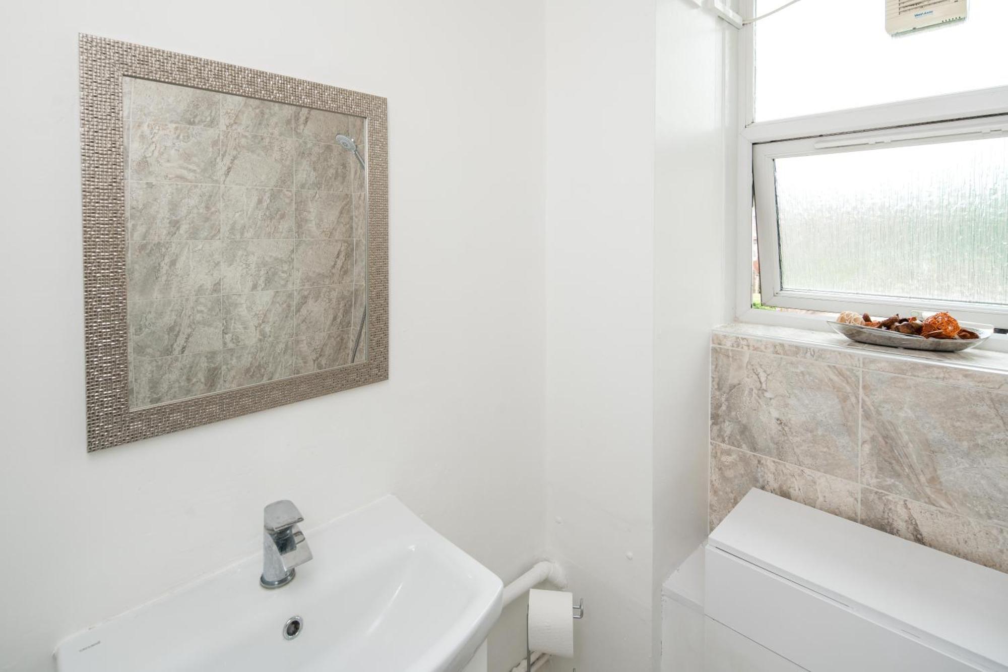Apartment Stylish With Wifi And Easy Access To *