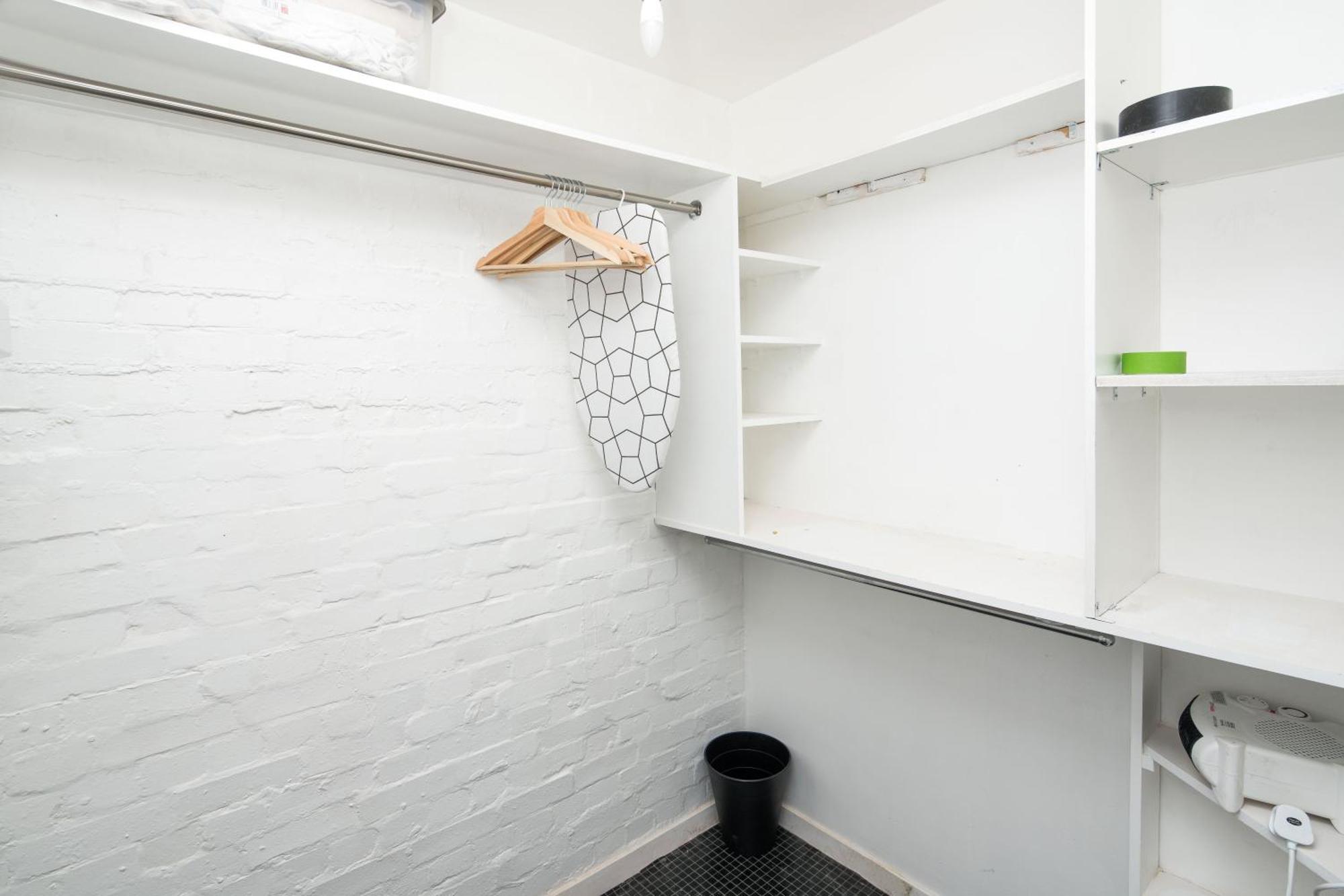 Stylish With Wifi And Easy Access To Apartment London