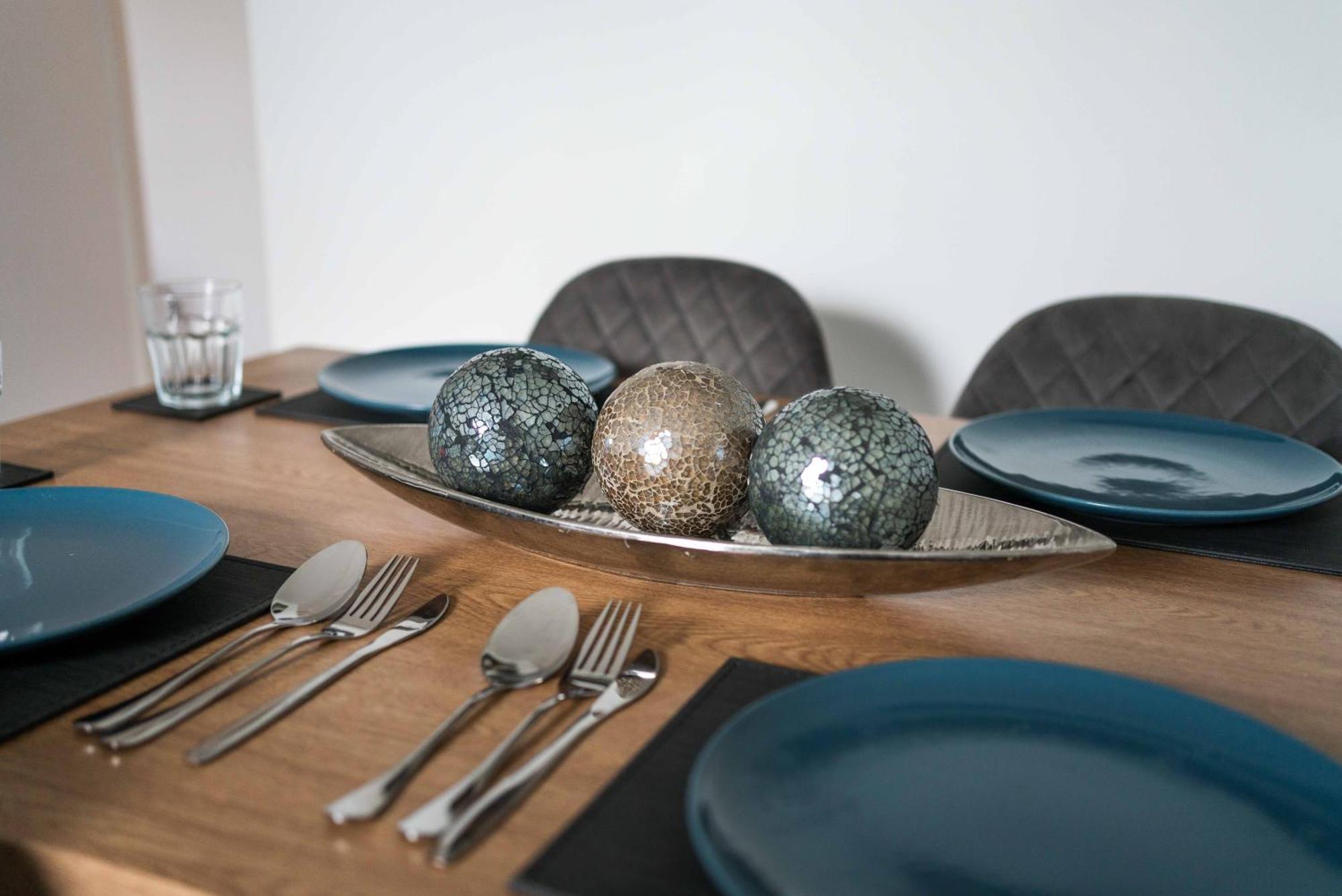 Stylish With Wifi And Easy Access To Apartment London