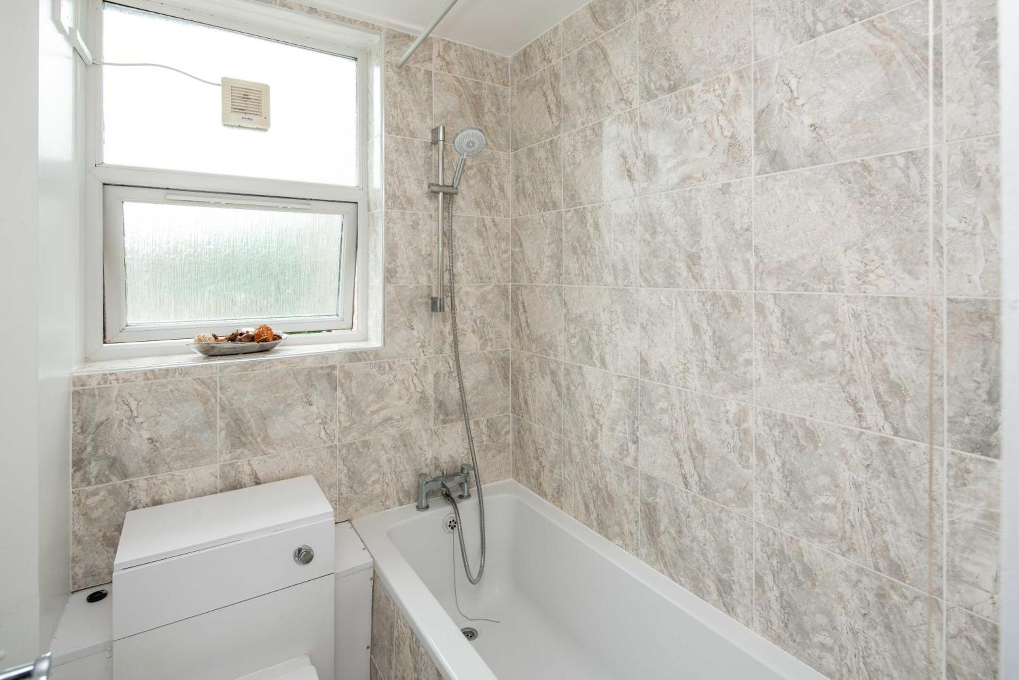 Stylish With Wifi And Easy Access To *